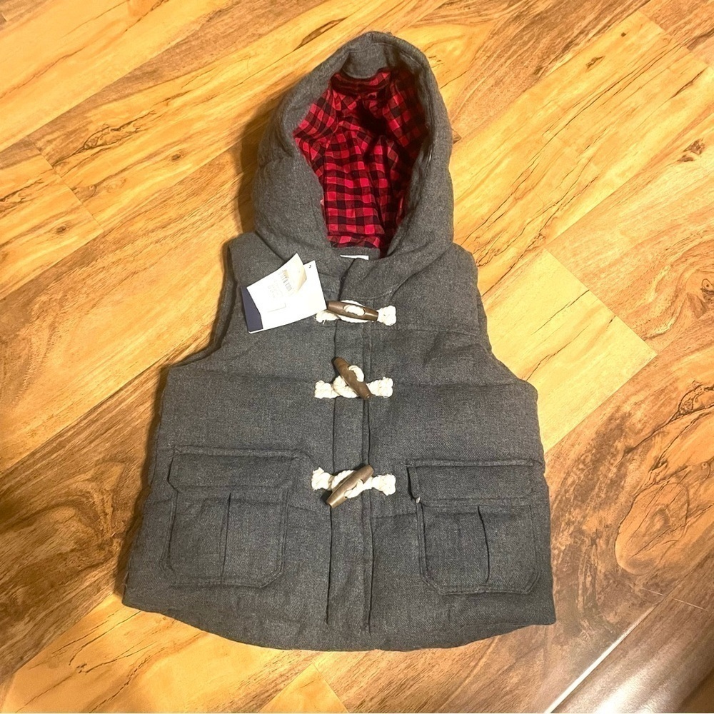 Baby Gap Quilted Toggle Gray Hoodie Vest NWT 12-18 month - Picture 4 of 10